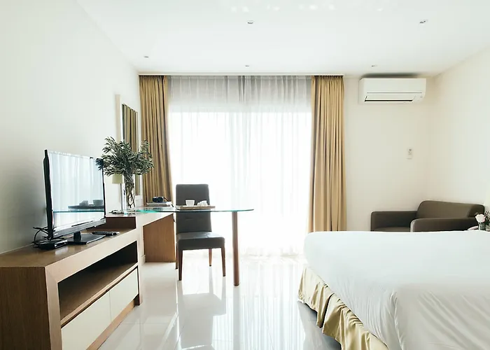 Thomson Huamark Hotel