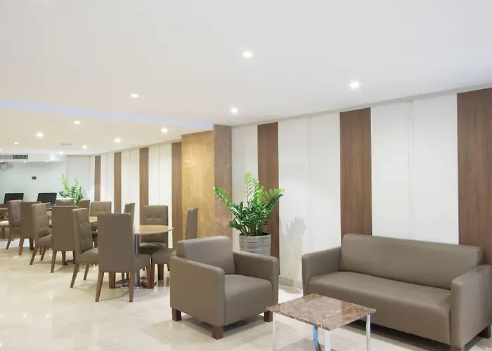 Thomson Huamark Hotel