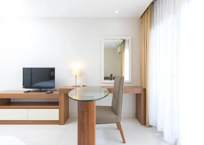 Thomson Huamark Hotel