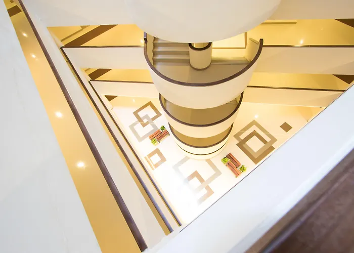 Thomson Huamark Hotel 5*