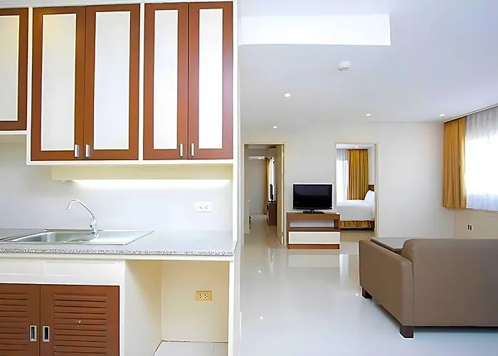 Thomson Huamark Hotel 5*