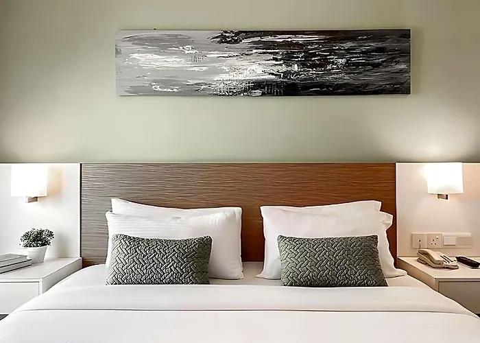 Thomson Huamark Hotel 5*