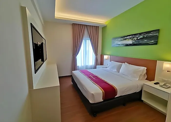 Thomson Huamark Hotel 5*